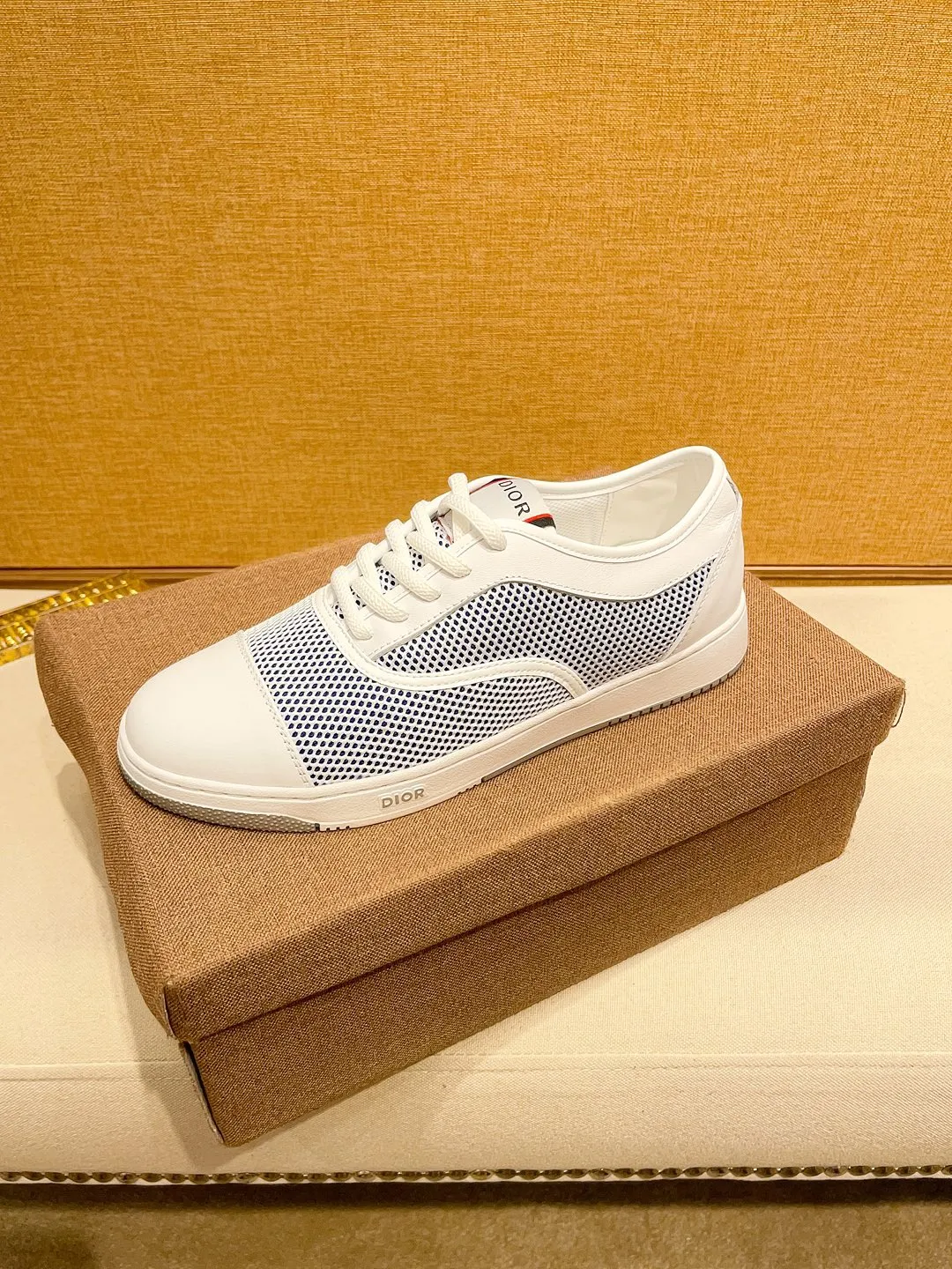 Factory price 420🔥[Dior] Dior’s new model is carefully crafted and set off the audience! An international brand that continues to innovate. This men's all-season casual shoe is the original version. The upper is made of cowhide material and the leather feet are super lightweight. The outsole is ultra-light and non-slip. It is breathable and comfortable and the quality speaks for itself. Color: Multiple colors available. Size: 38-44 (45 customized)